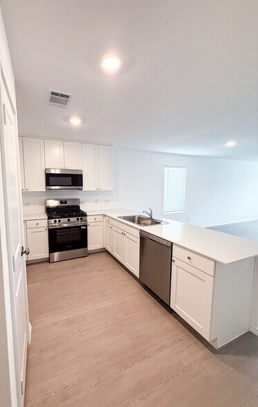 Building Photo - 309 Trinity River Holw