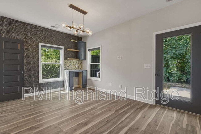 Building Photo - 6084 Ivory Ln