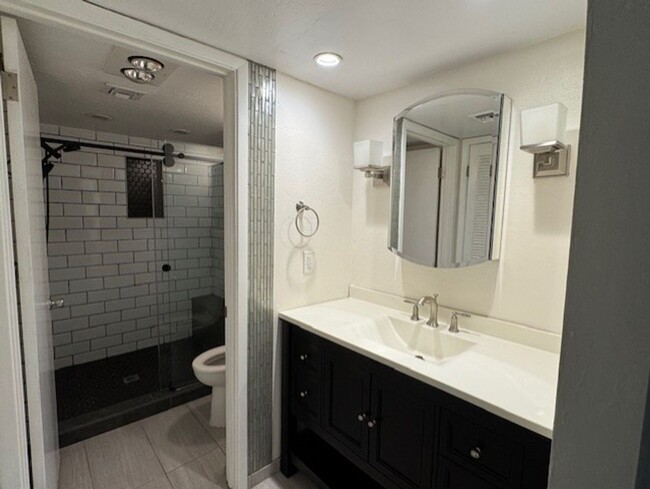 Building Photo - Central Avenue 3 Bedroom 2.5 Bathroom FOR ...