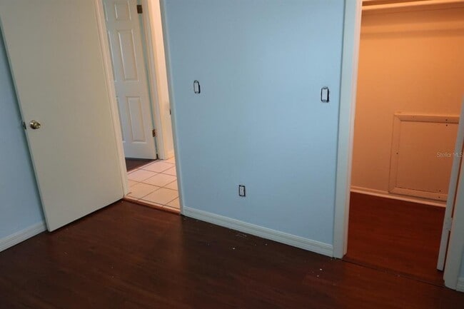 Building Photo - 5712 Townhouse Dr