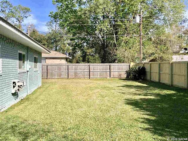 Building Photo - Modern Comfort Meets Classic Charm – Spacious Alachua Rental