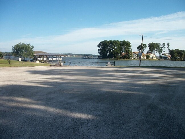 Building Photo - 174 E Sunset Dr