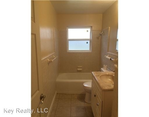 Building Photo - 3 br, 1 bath House - 2714 Woodlawn Dr.