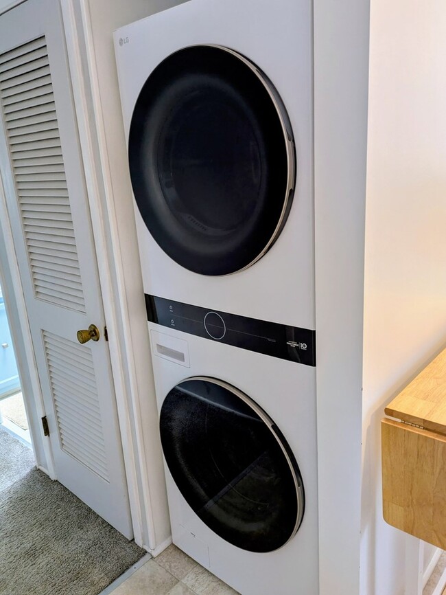 Building Photo - 1606 Daniels Run Rd NE