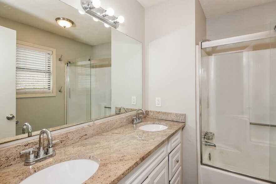 Building Photo - 2752 Hawk Trace NE