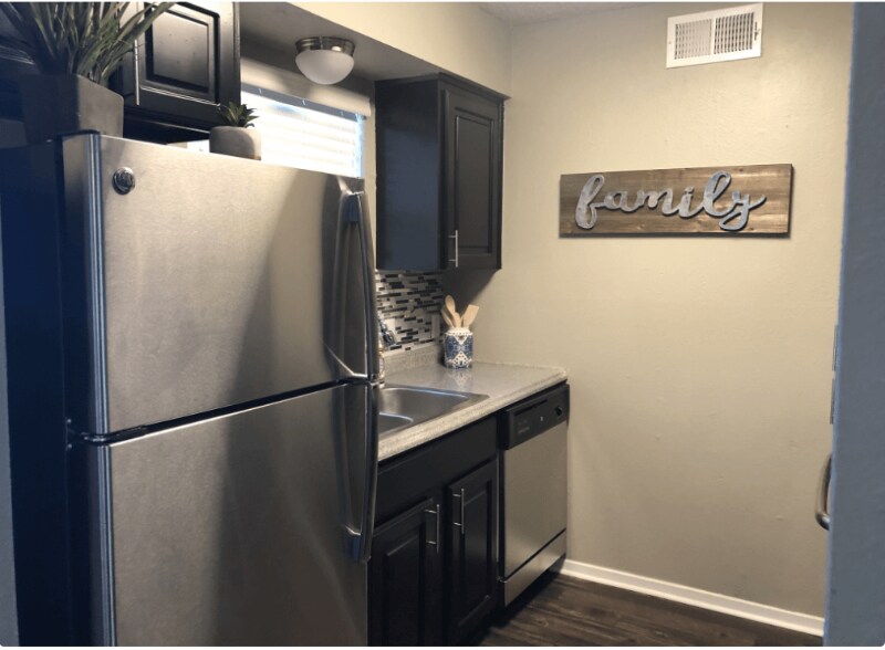 Building Photo - 531 Bedford Rd