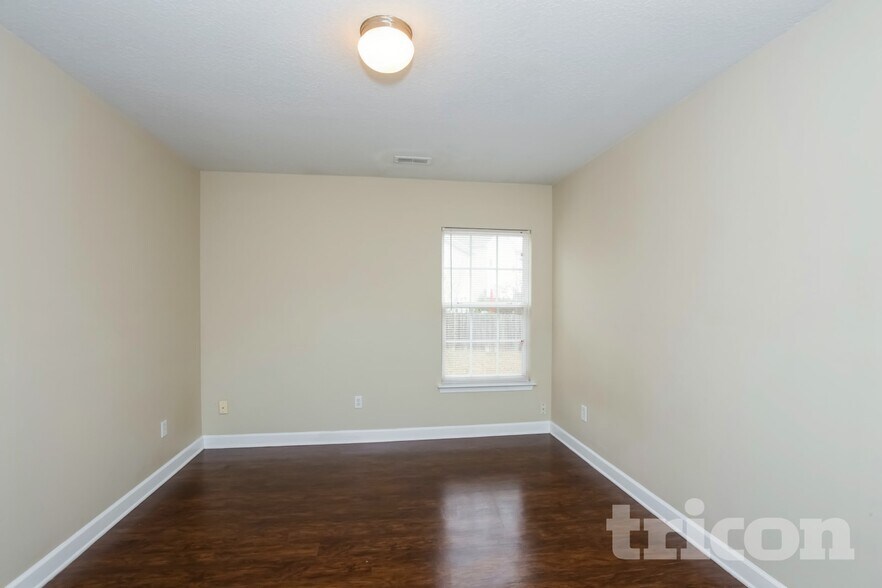 Building Photo - 107 Tanyard Ln