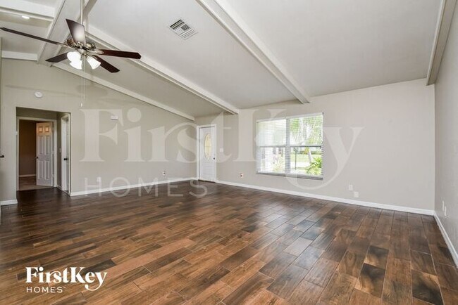 Building Photo - 406 SE 10th Ave