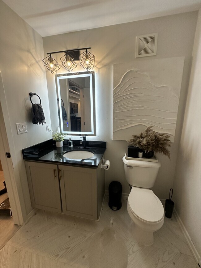 Building Photo - 119 4th St