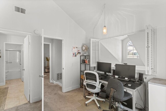 Building Photo - 26481 Olivewood