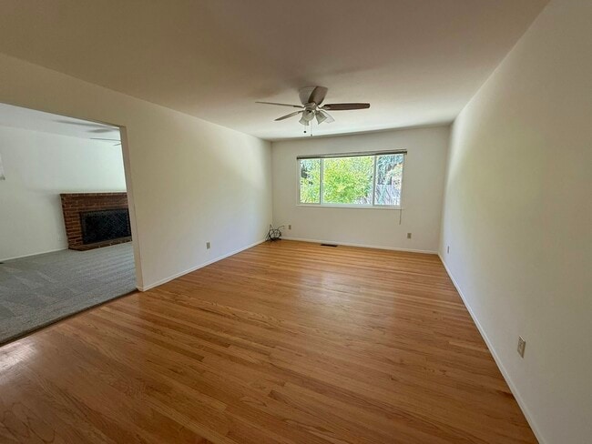 Building Photo - 2313 Clemson Dr
