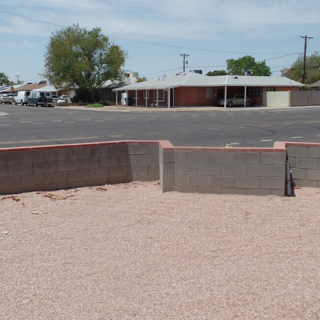 Building Photo - 3845 W Rovey Ave