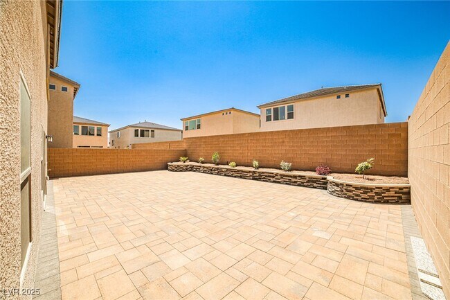 Building Photo - 7523 Castlegreen Ave