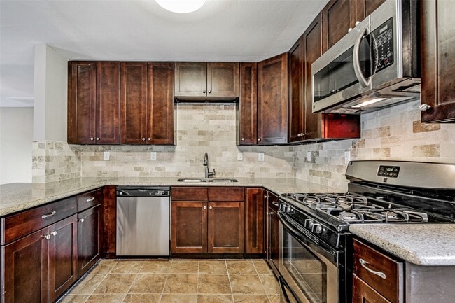 Building Photo - 4421 Lido Ln