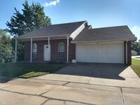 Building Photo - 202 Timbercrest Ct