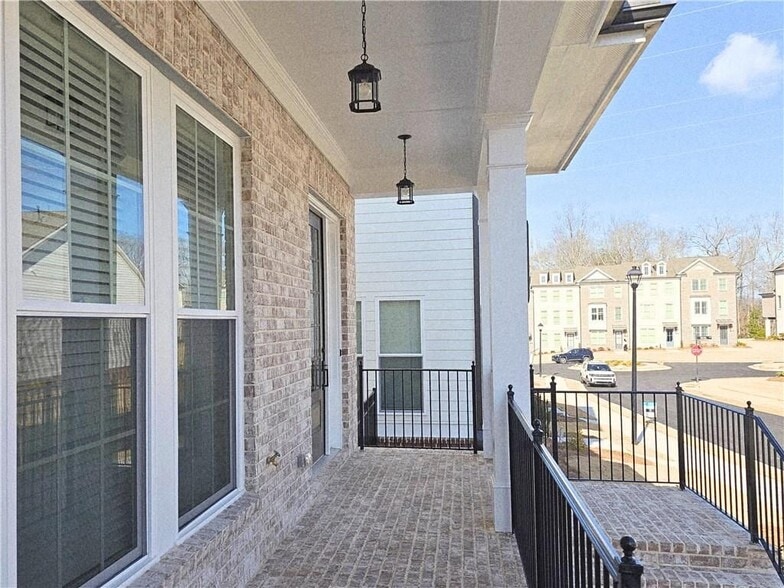 Building Photo - 163 Basil St