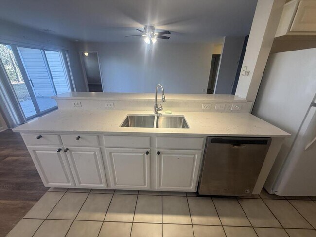 Building Photo - 260 McKendree Ln