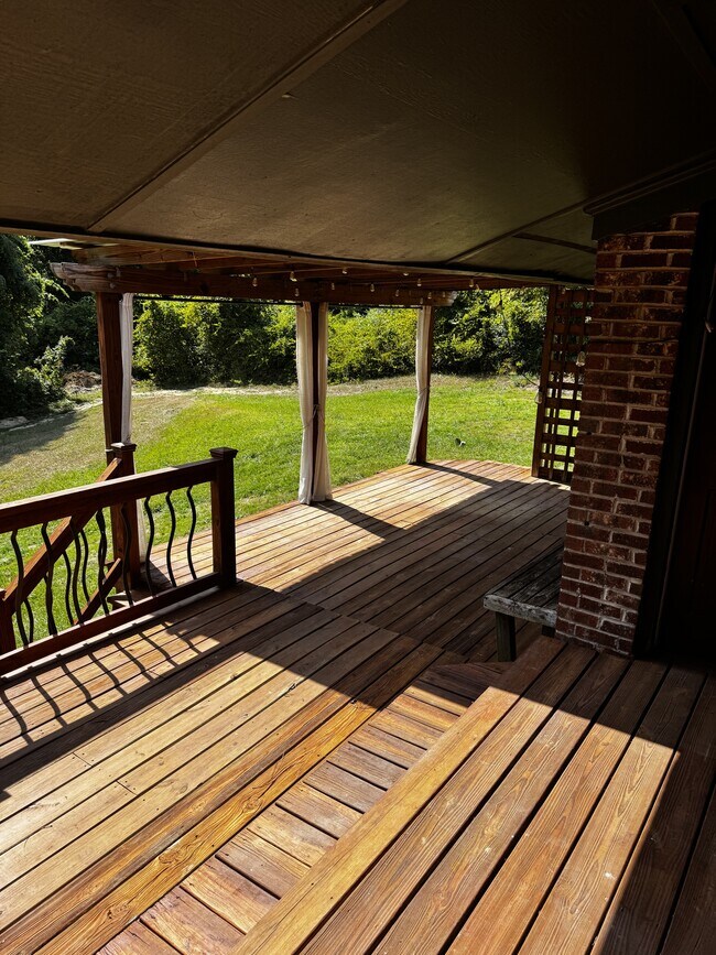 Building Photo - 5815 Permastone Lake Rd