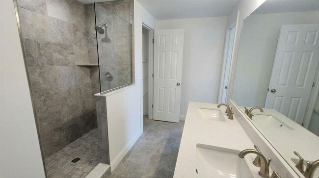 Building Photo - Spacious House across the street from UT - large deck and balcony with great views.