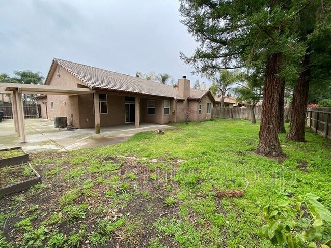 Building Photo - 1016 E Arlen Ave