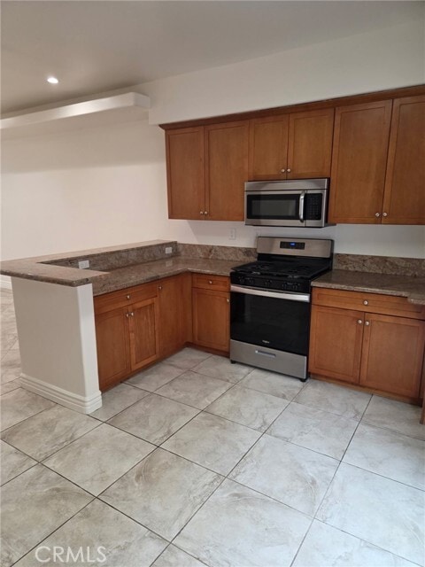 Building Photo - 10220 Samoa Ave