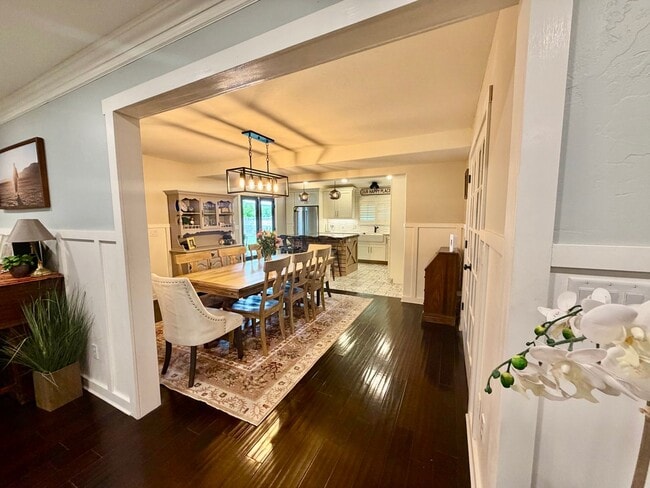 Building Photo - Gorgeous 4 Bedroom Home!!