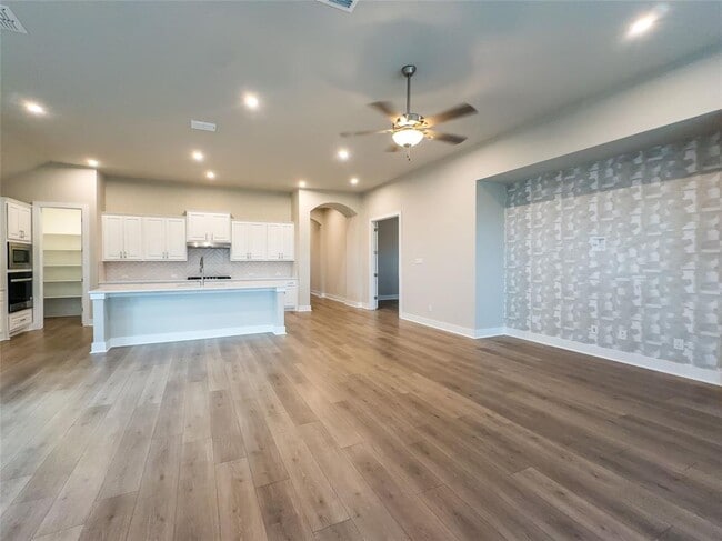 Building Photo - 337 Alicante Ln