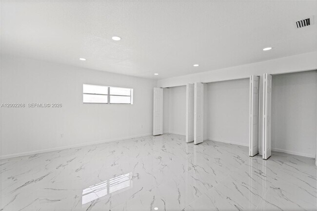 Building Photo - 988 NW 10th St