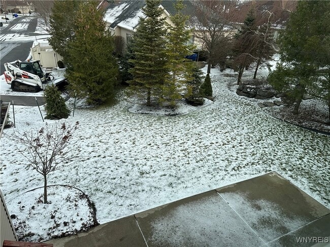 Building Photo - 8047 Laurel Park Ln