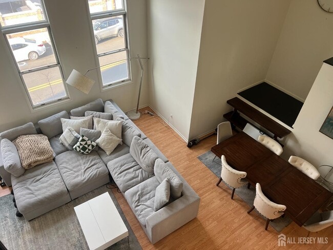 Building Photo - 9/11 New St