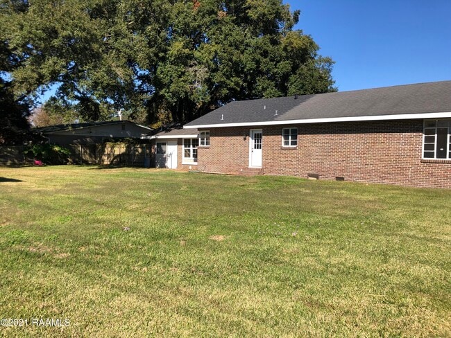 Building Photo - 505 St Camille St