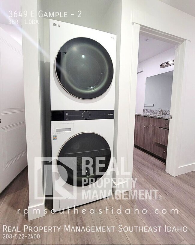 Building Photo - 3649 E Gample-2