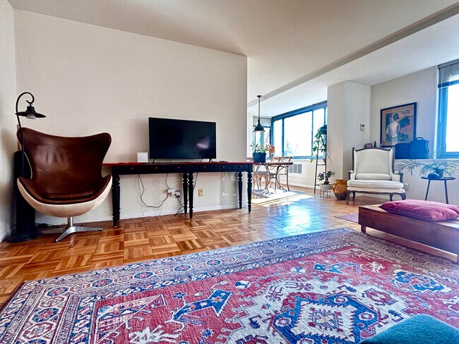 Living Room - 4200 Cathedral Ave NW