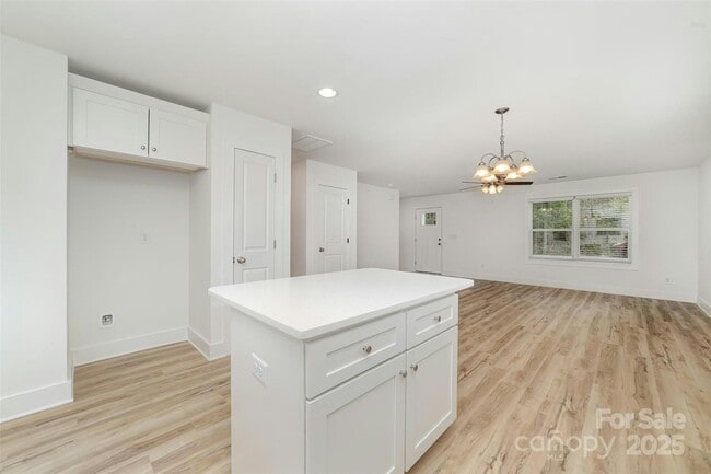 Building Photo - 213 Rosemont Ave