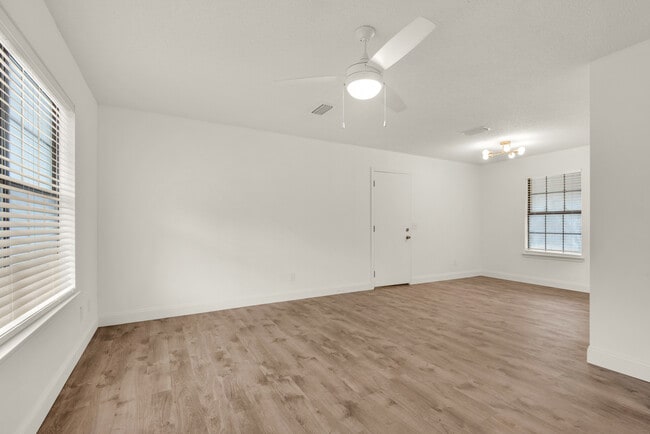 Building Photo - 6572 Bass Ln