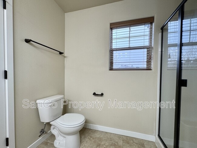 Building Photo - 322 SW Marsuda Terrace