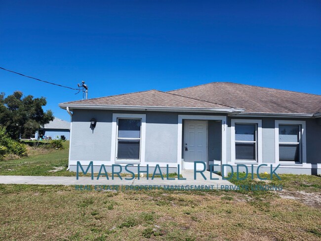 Building Photo - Cozy 3 bed 2 bath off Alabama