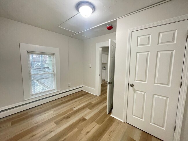 Building Photo - 51 Pennacook St