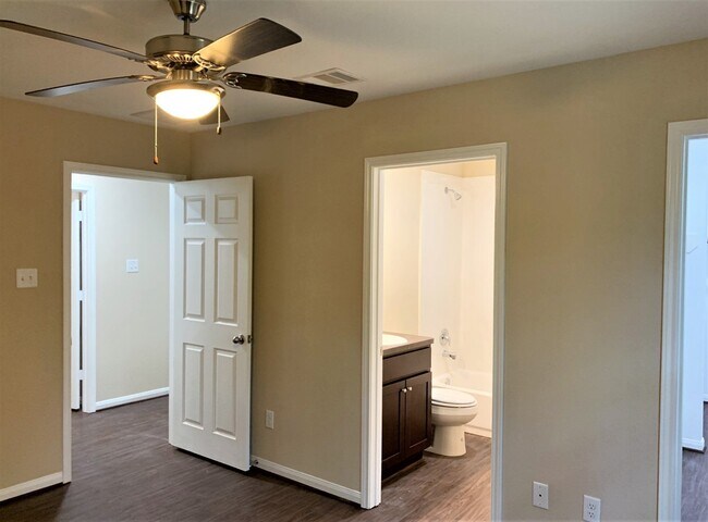 Building Photo - 429 N Carolina St