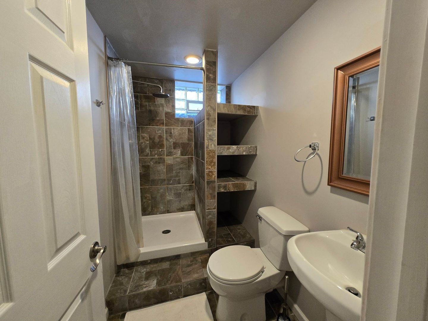 Building Photo - 929 Weninger Cir