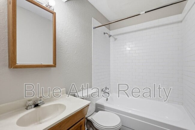 Building Photo - 116 Arrowhead St