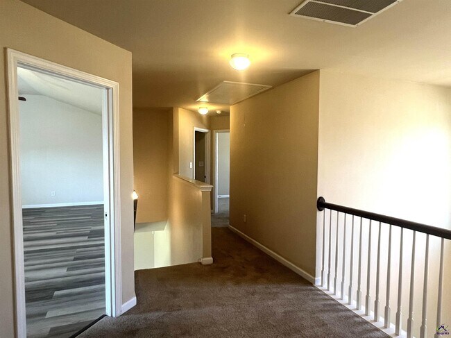 Building Photo - 807 Citrona Dr