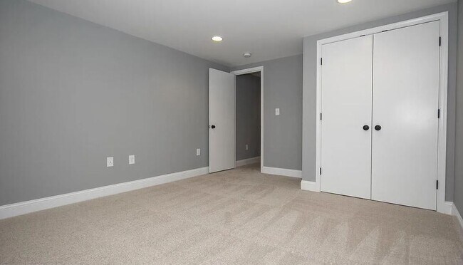 Building Photo - 4401 Buchanan Ave