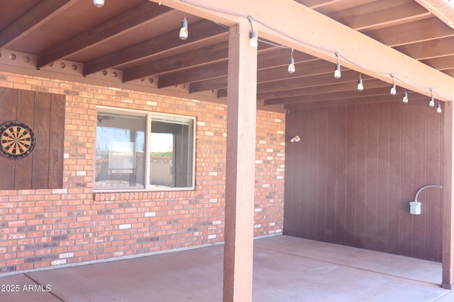Building Photo - 1841 Lexington Dr