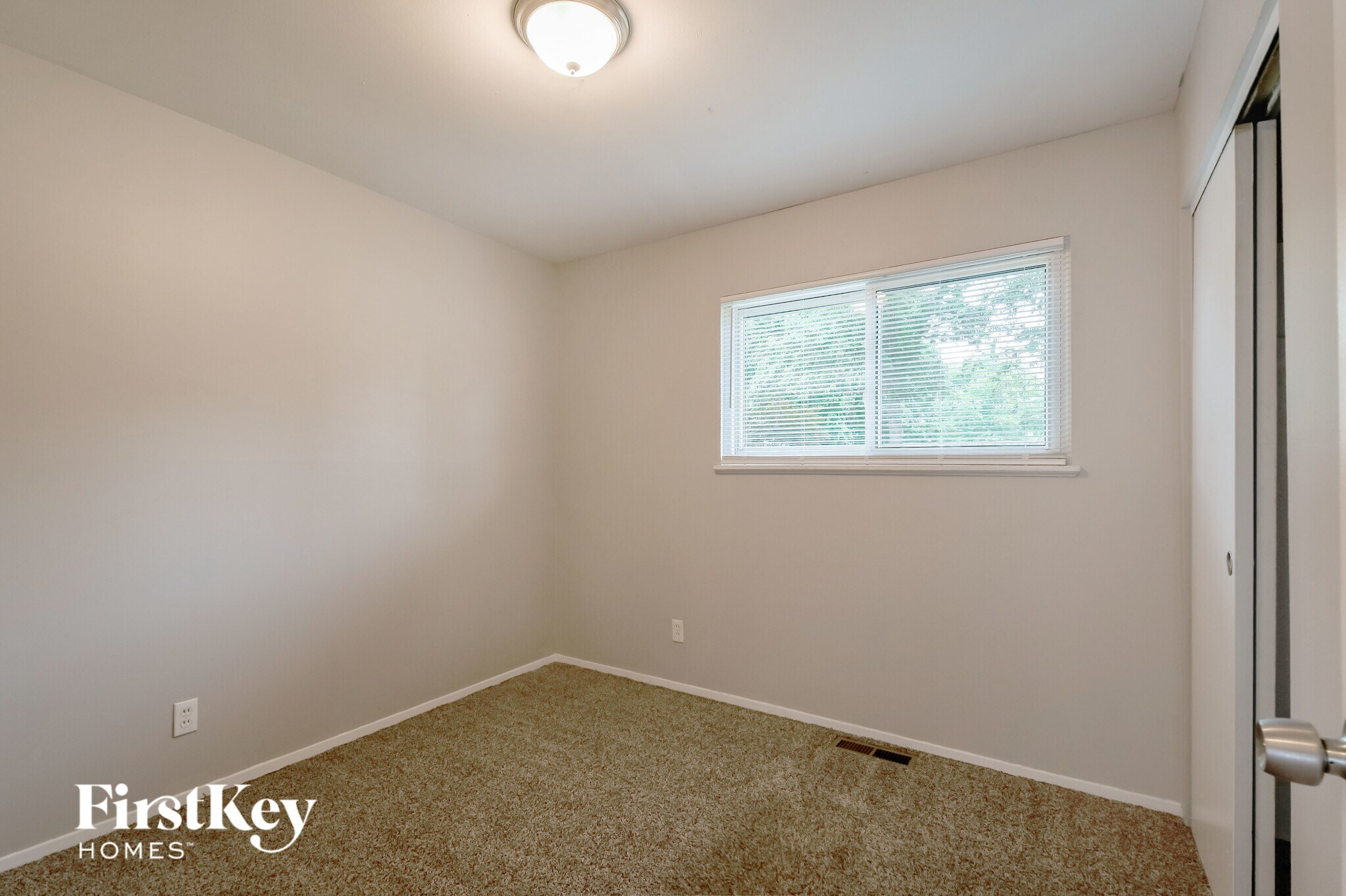 Building Photo - 530 Bardot Dr