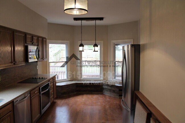Building Photo - 430 Maplegrove Dr