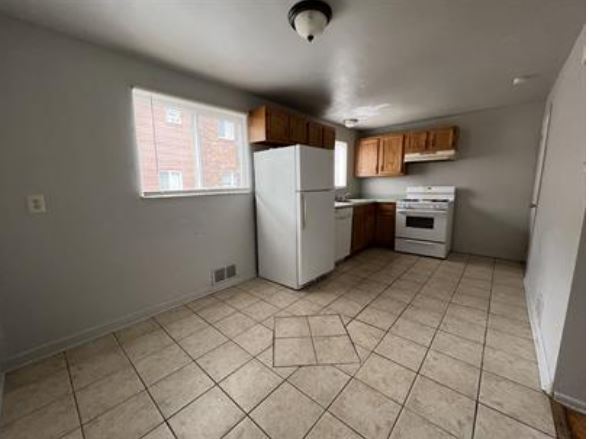 Building Photo - 442 Brierly Ln