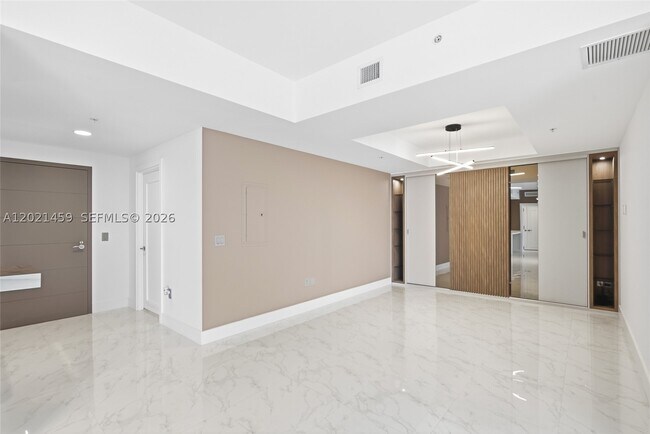 Building Photo - 17301 Biscayne Blvd