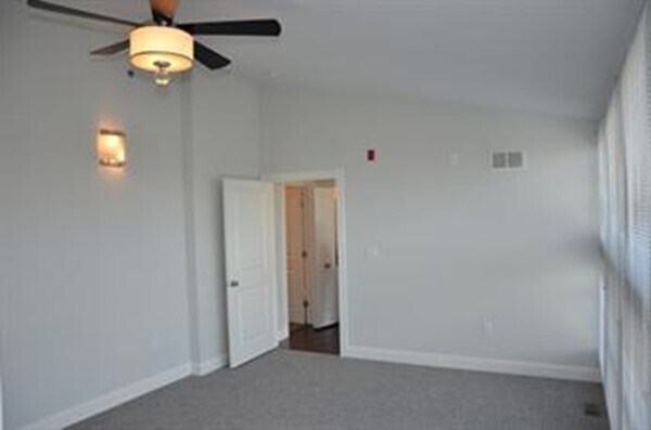 Building Photo - 6 Admirals Wy