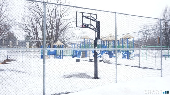 Building Photo - 234 Willow Springs